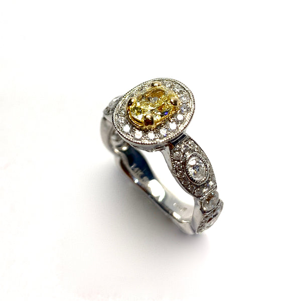 NATURAL YELLOW DIAMOND RING