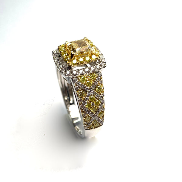 NATURAL YELLOW DIAMOND RING