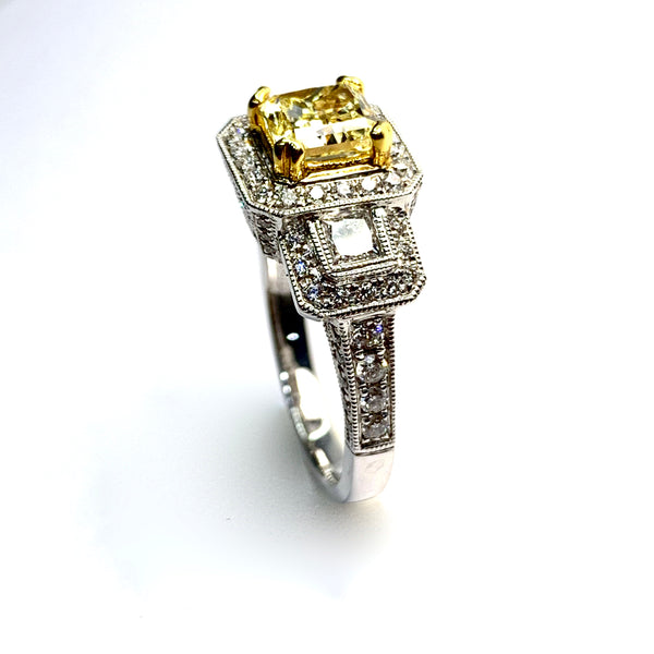 NATURAL YELLOW DIAMOND RING