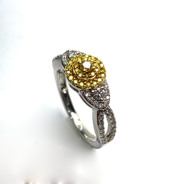 NATURAL YELLOW DIAMOND RING