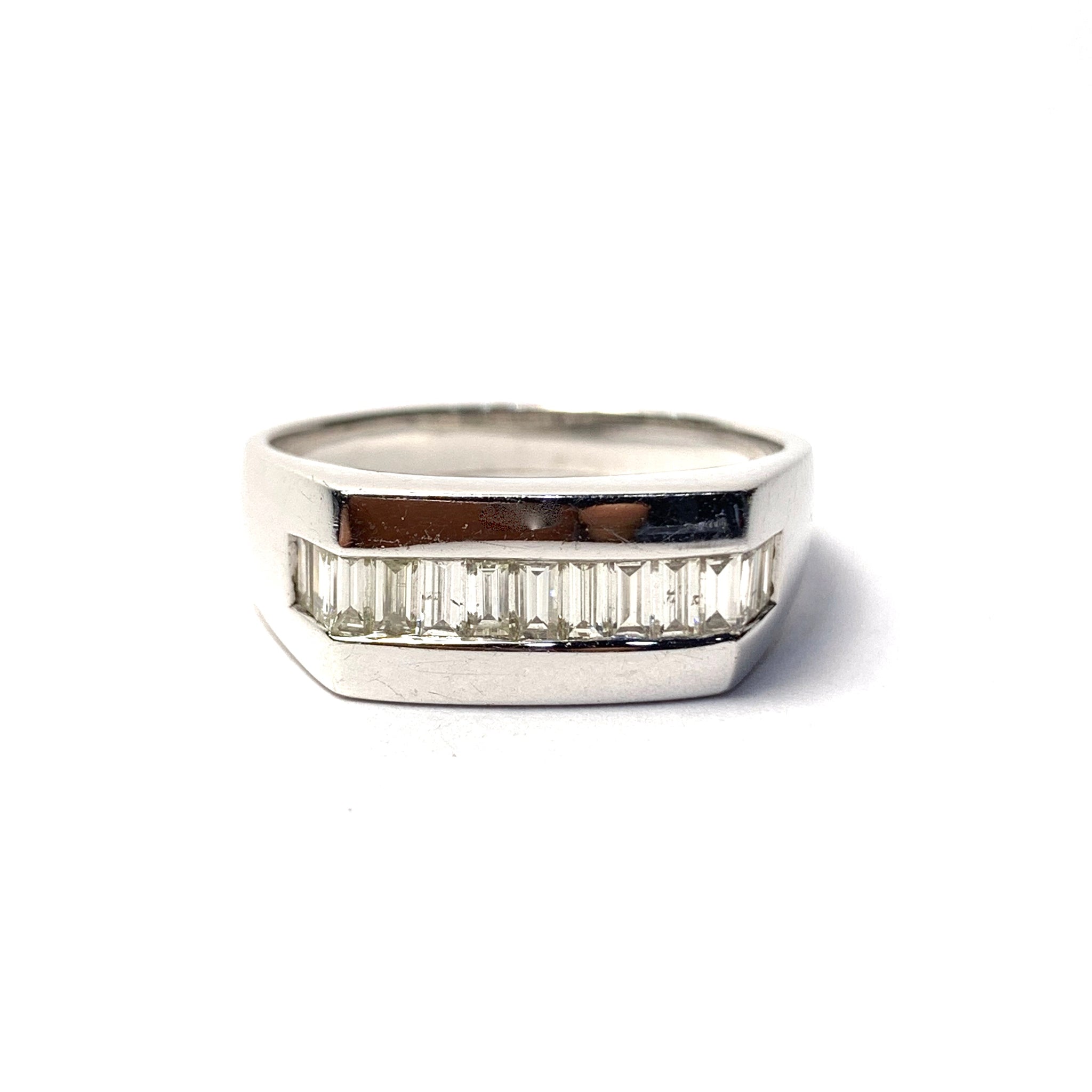 MEN’S DIAMOND RING