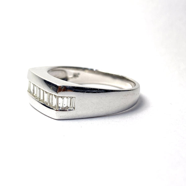 MEN’S DIAMOND RING