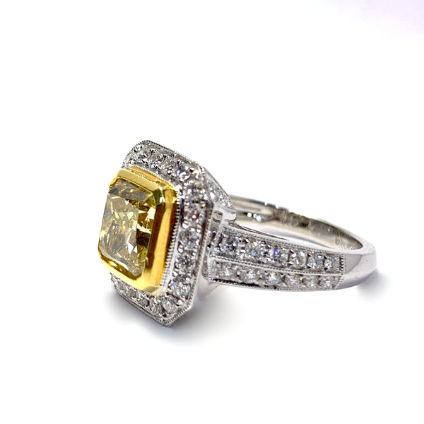 NATURAL YELLOW DIAMOND RING