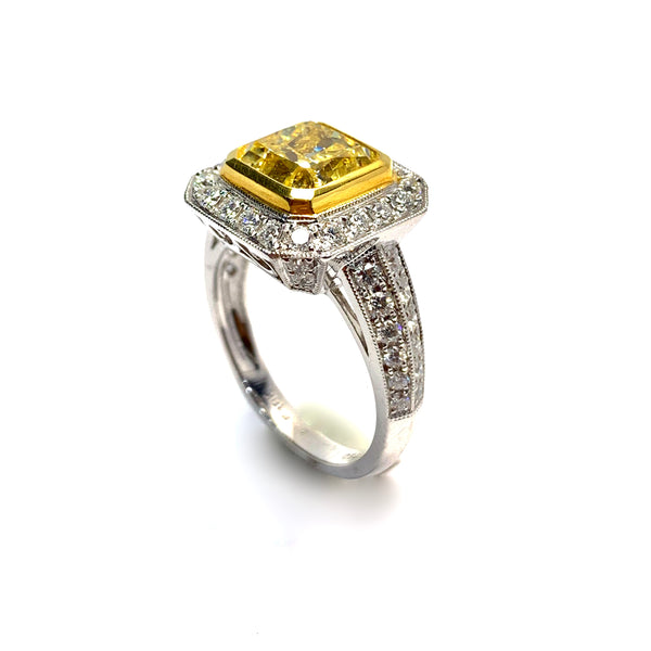 NATURAL YELLOW DIAMOND RING