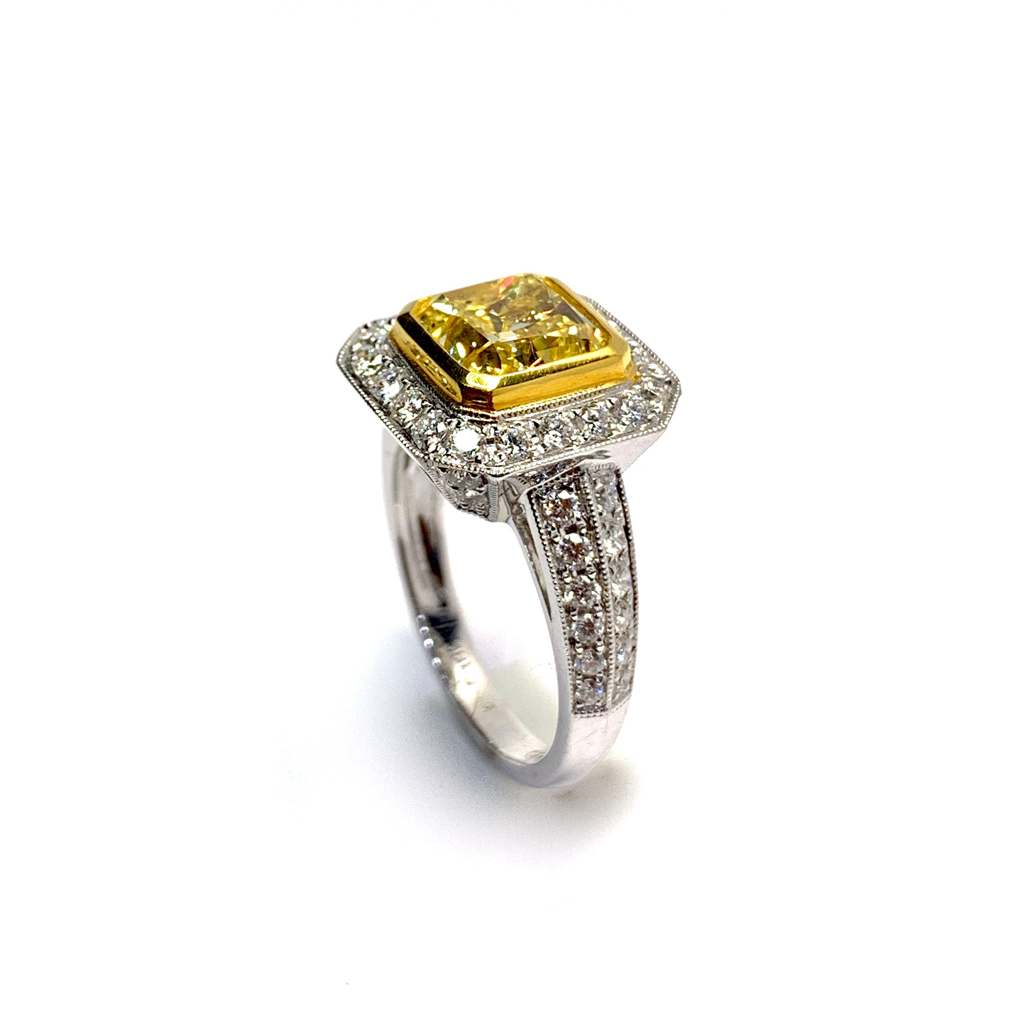 NATURAL YELLOW DIAMOND RING