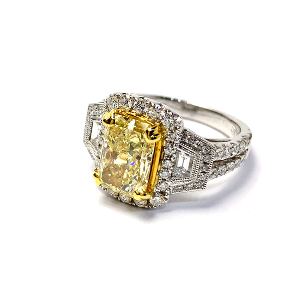 NATURAL YELLOW DIAMOND RING