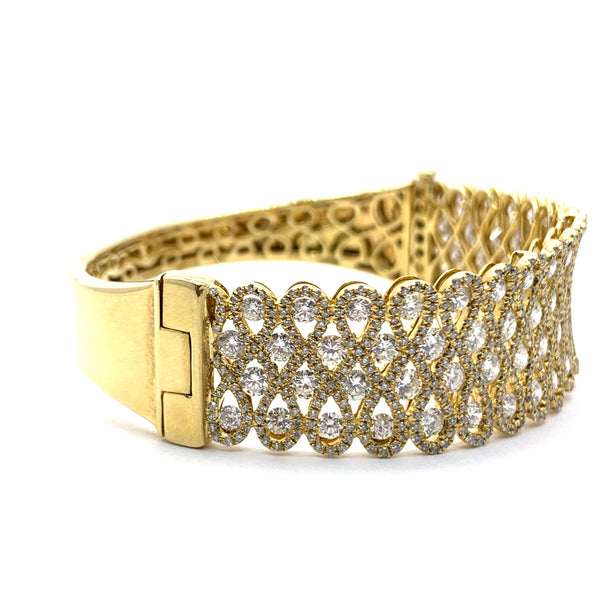 DIAMOND  BANGLE BRACELET