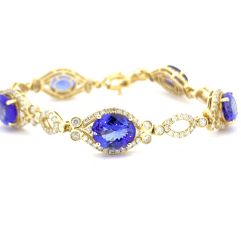 MAGNIFICENT OVAL SHAPE TANZANITE AND DIAMOND BRACELET