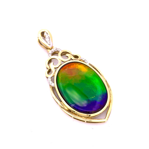 OVAL SHAPE AMMOLITE AND DIAMOND PENDANT